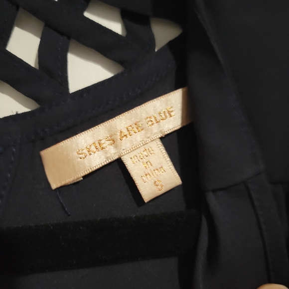 Navy Flowy Top - Picture 3 of 4